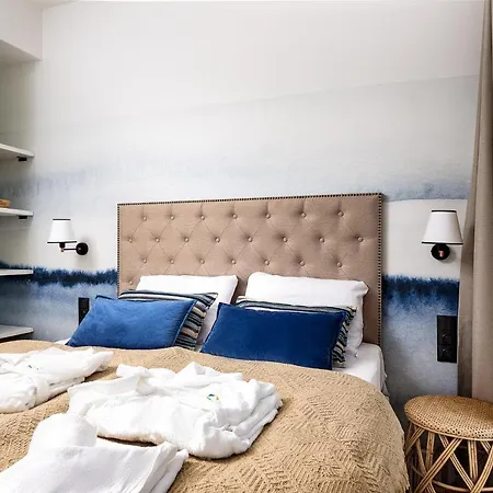 アパート Duneshellter ロゴボ